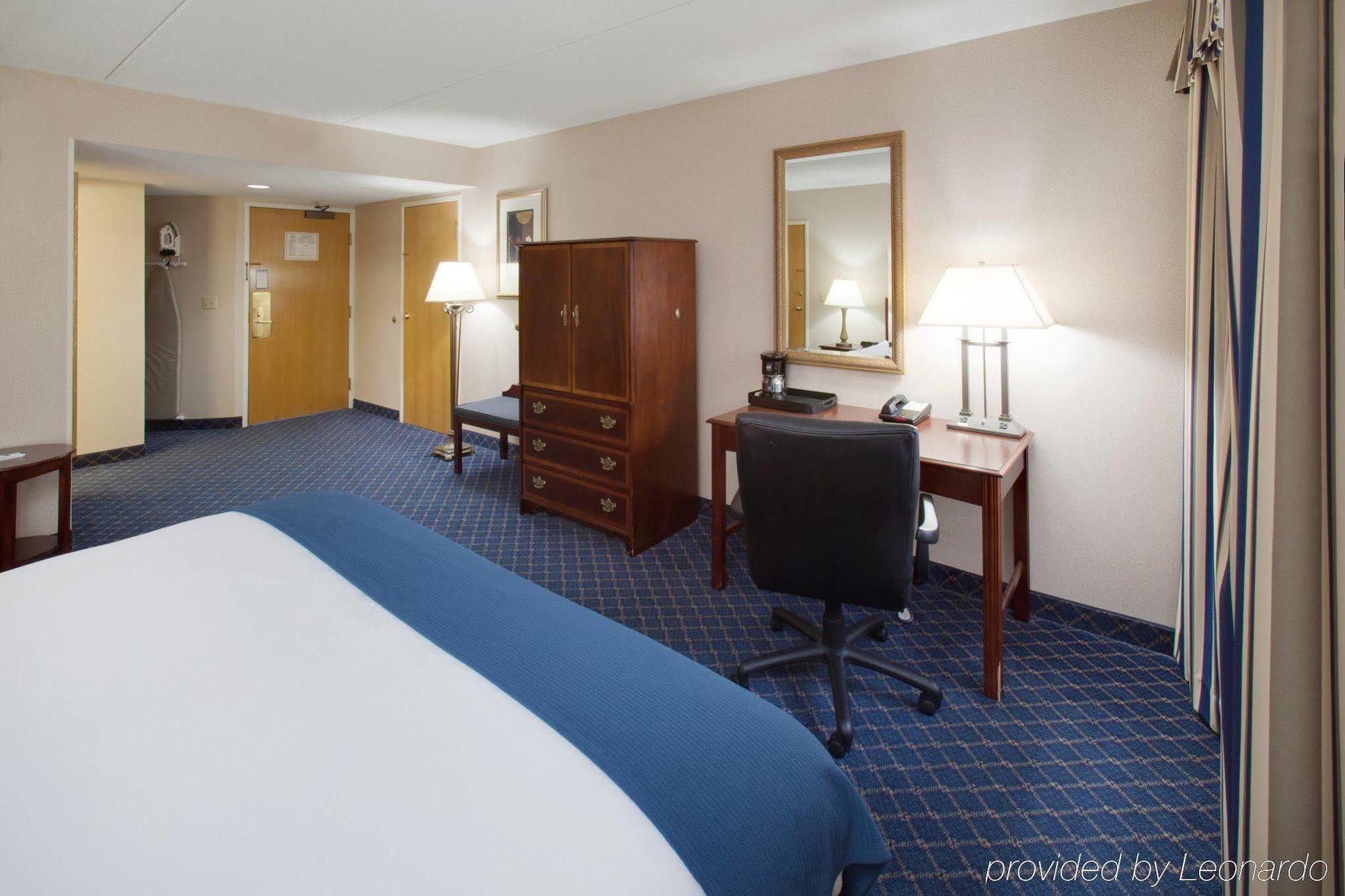 Holiday Inn Express Des Moines-At Drake University, An Ihg Hotel Zimmer foto